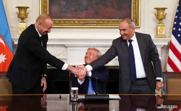 A paz de Trump: um acordo em que a Armênia cede tudo ao Azerbaijão e o presidente americano leva os louros. Artsakh é deixado de lado